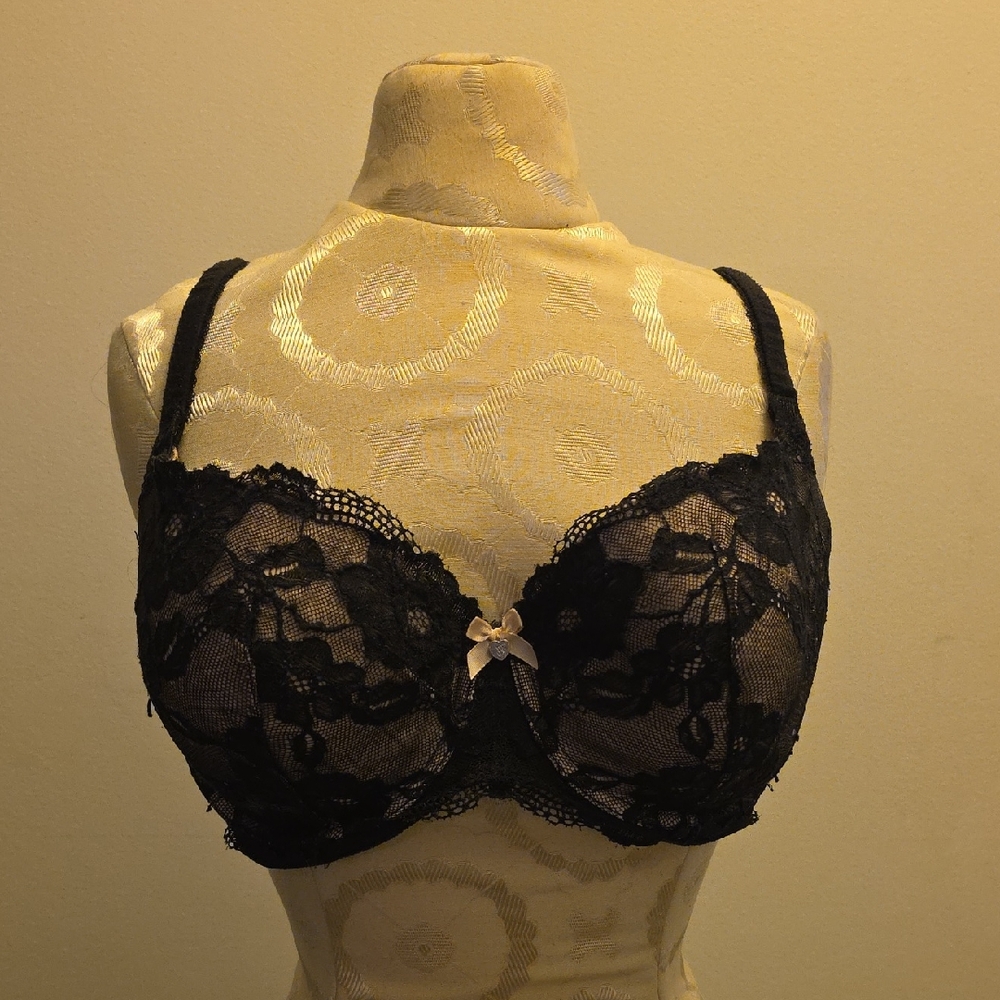 Victoria's Secret Black Lace Bra with Cream Bow